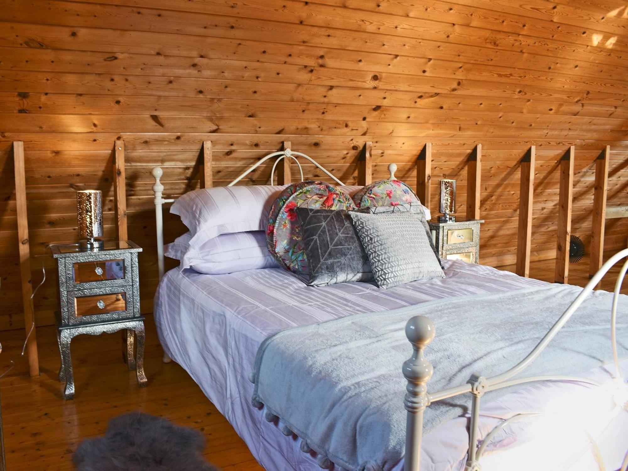The Coach House Villa Peldon Bagian luar foto